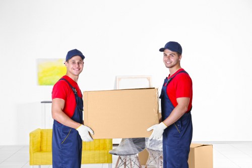 Local packing and unpacking support for families and businesses in Twickenham